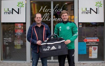 Ulmen Apotheke Nierstein spendet Sporttaschen