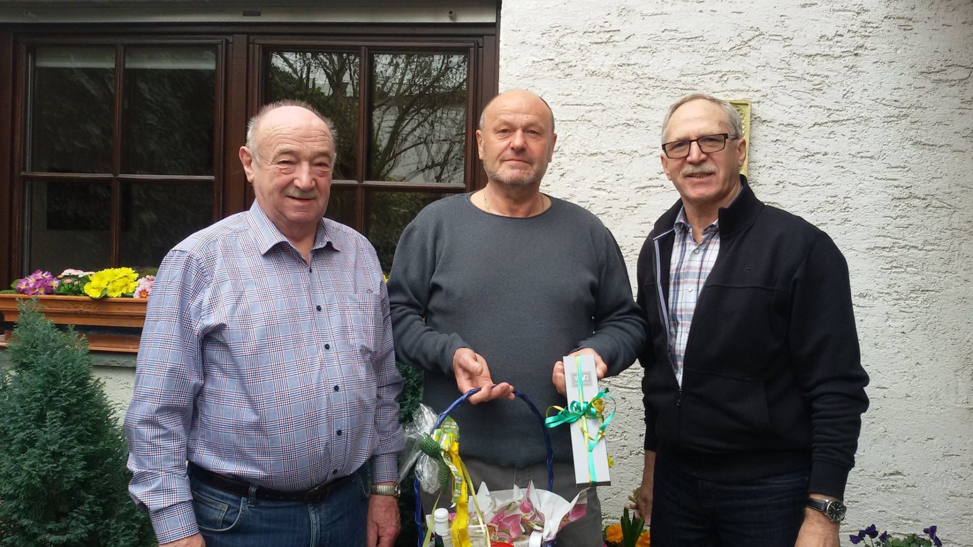 Wir gratulieren Fritz Schmitt zu seinem 65. Geburtstag und wünschen ihm alles Gute, Vorallem Gesundheit