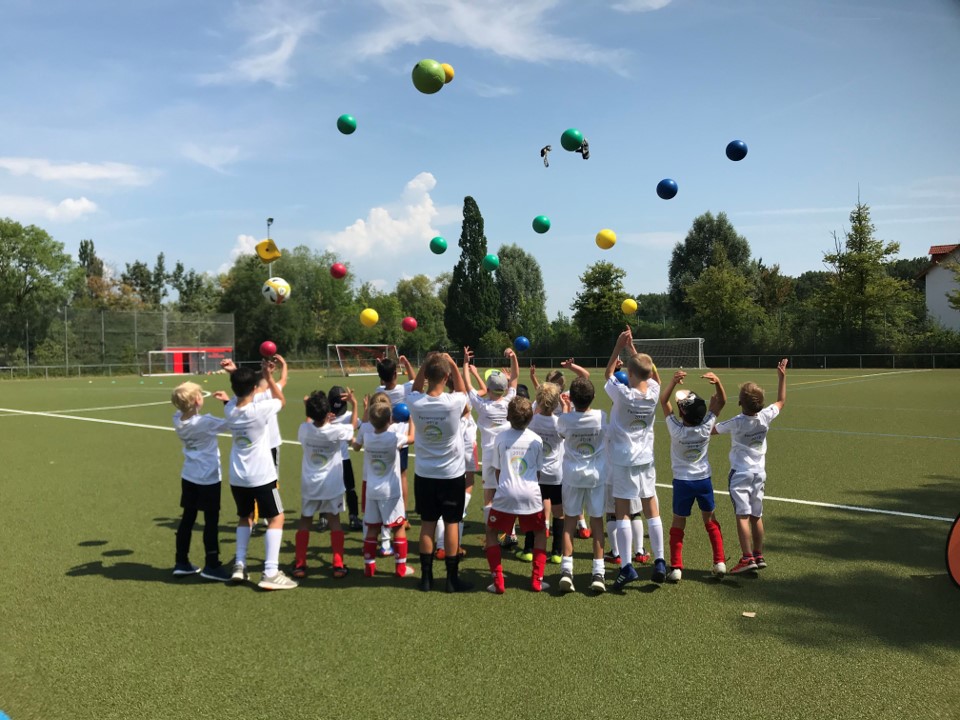 Fußball-, Handball- und Sportcamp in Nierstein  Kopieren